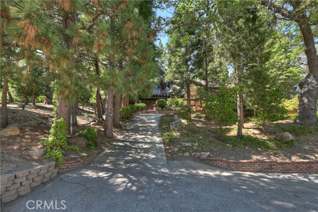 27280 Peninsula Drive, Lake Arrowhead CA: https://media.crmls.org/medias/a52d73e5-316d-4701-87c3-557a396948c6.jpg