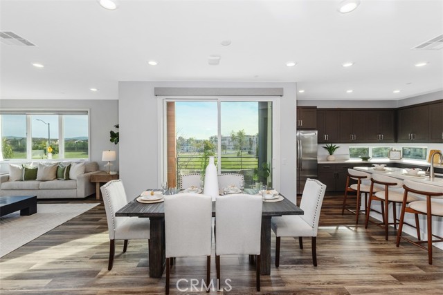 Detail Gallery Image 10 of 40 For 430 Transport, Tustin,  CA 92782 - 4 Beds | 3/1 Baths