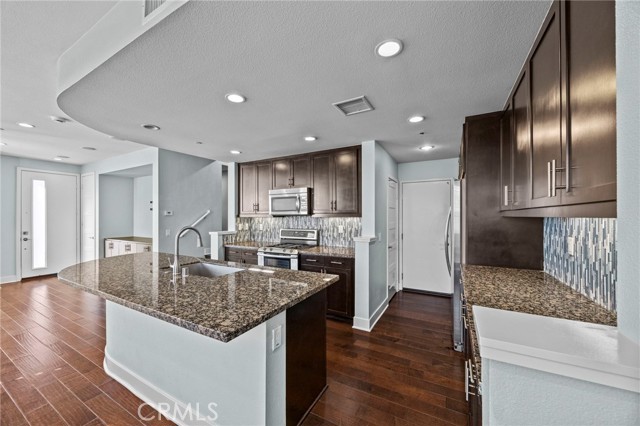 3 Compass Court, Aliso Viejo CA: https://media.crmls.org/medias/a52f0651-e172-4cbc-8642-7a424abcf1d1.jpg