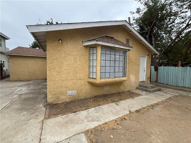 Detail Gallery Image 20 of 24 For 7447 Loma Verde Ave, Canoga Park,  CA 91303 - 3 Beds | 2 Baths