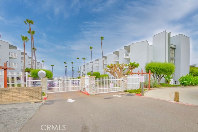 650 The Village #108, Redondo Beach, California 90277, 1 Bedroom Bedrooms, 0 ,1 BathroomBathrooms,Residential,For Sale,The Village #108,0,SB26135352