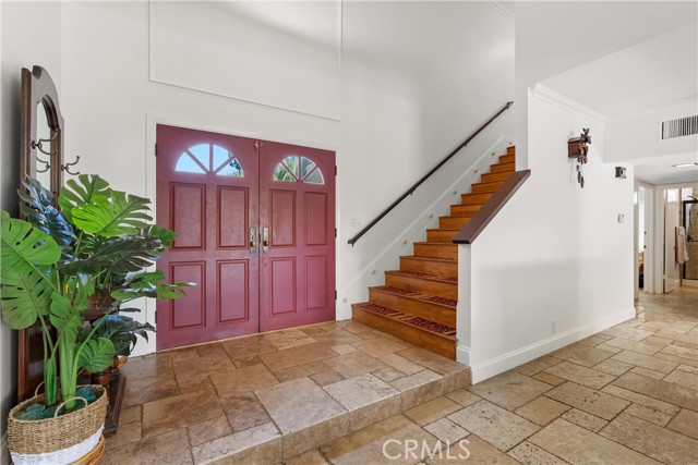 Detail Gallery Image 4 of 35 For 622 W Alpine Ave, Santa Ana,  CA 92707 - 5 Beds | 3 Baths