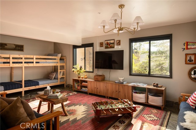 942 Lake Edge, Lake Arrowhead, CA 92352