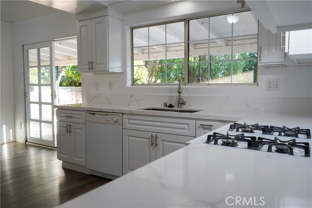 15902 Londelius Street photo 4