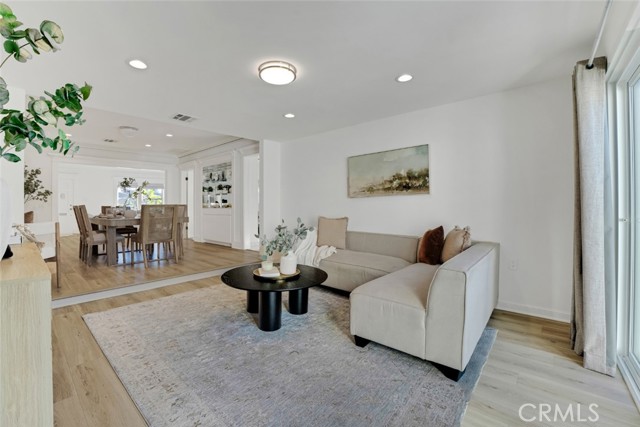 Detail Gallery Image 11 of 40 For 337 N Beachwood, Los Angeles,  CA 90004 - 3 Beds | 2 Baths