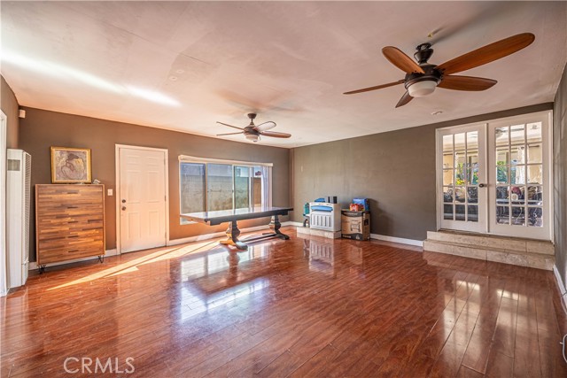 1915 E 55th Street, Long Beach CA: https://media.crmls.org/medias/a532ba9e-3689-45d5-a980-c7da272464a9.jpg