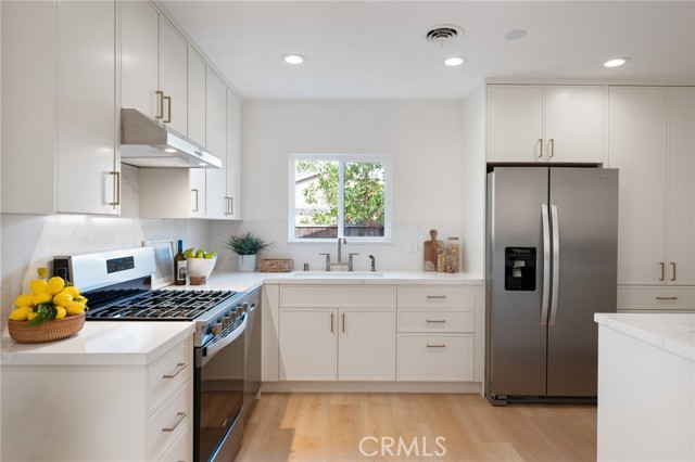 Detail Gallery Image 6 of 43 For 1707 Massena Ave, Redondo Beach,  CA 90277 - 4 Beds | 2 Baths