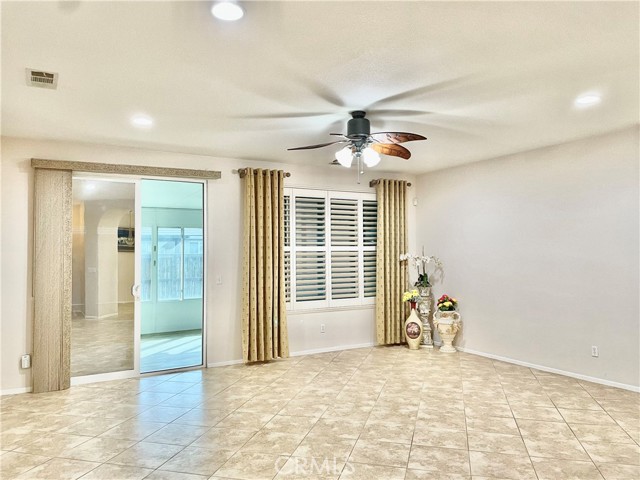 Detail Gallery Image 18 of 50 For 13953 Tawney Ridge Ln, Victorville,  CA 92394 - 4 Beds | 2 Baths