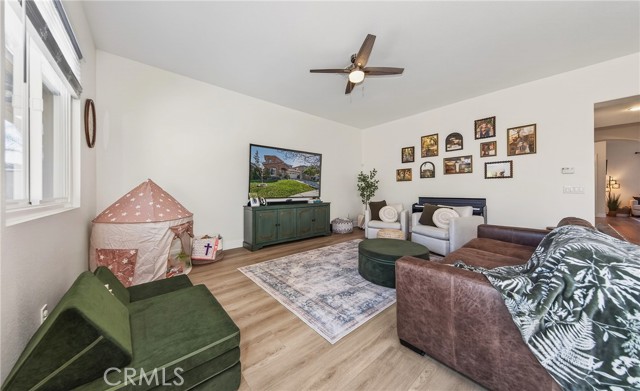 Detail Gallery Image 13 of 31 For 34215 Pinehurst, Yucaipa,  CA 92399 - 4 Beds | 2/1 Baths