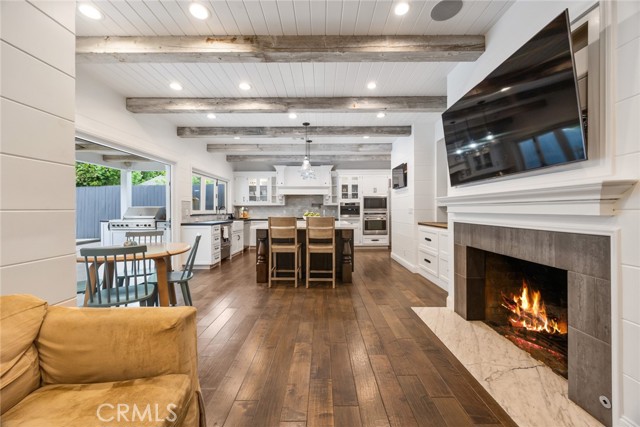 Detail Gallery Image 11 of 37 For 12722 Halkirk St, Studio City,  CA 91604 - 5 Beds | 5 Baths