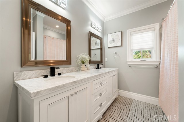 Detail Gallery Image 25 of 31 For 4469 Stern Ave, Sherman Oaks,  CA 91423 - 5 Beds | 5 Baths