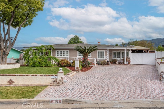 2033 E Duell Street, Glendora CA: https://media.crmls.org/medias/a535e185-18b5-41bc-acf9-752f45ffca16.jpg