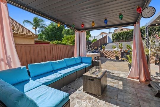 43025 Corte Salamanca, Temecula CA: https://media.crmls.org/medias/a536facc-d43b-46d0-9118-420743c5f048.jpg