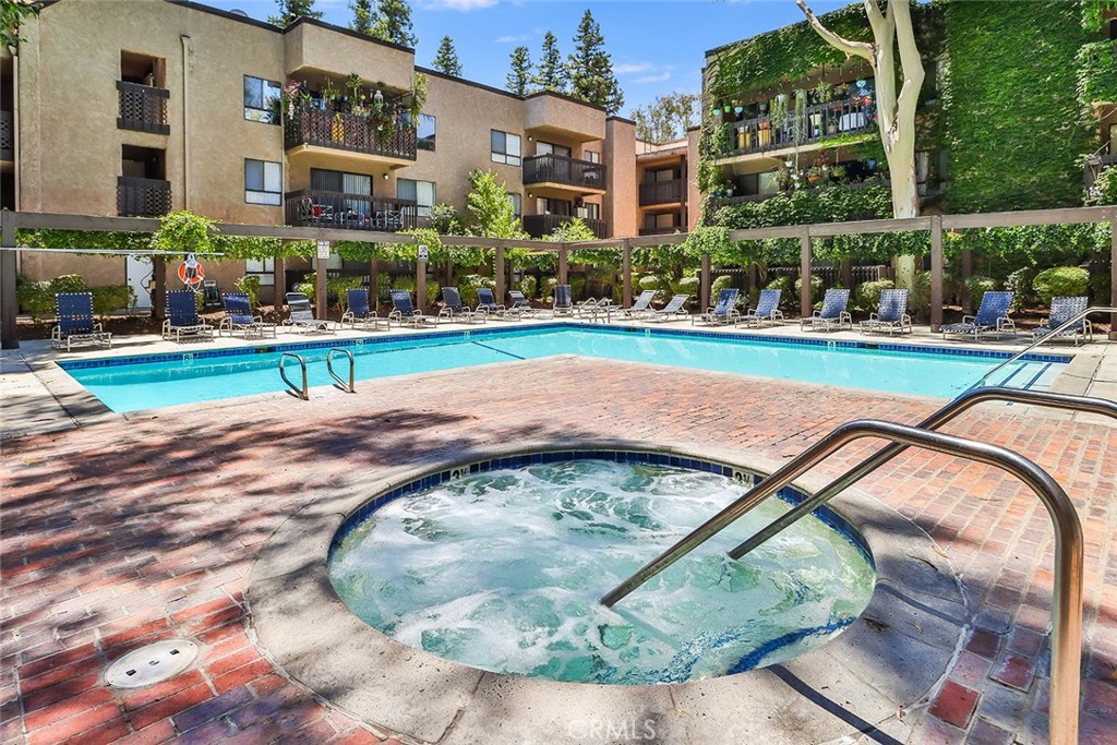 22100 Burbank Boulevard 333D, Woodland Hills, CA 91367