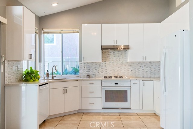 Detail Gallery Image 8 of 23 For 32364 Corte Coronado, Temecula,  CA 92592 - 3 Beds | 2 Baths