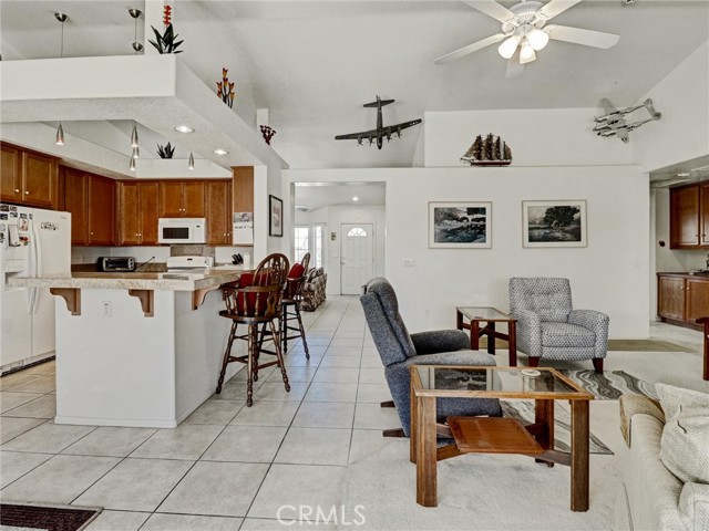 15900 Avenida Atezada, Desert Hot Springs CA: https://media.crmls.org/medias/a5385b17-b202-467a-b1c2-891f8db11825.jpg