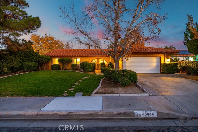 Detail Gallery Image 4 of 57 For 43034 Cherbourg, Lancaster,  CA 93536 - 3 Beds | 2 Baths