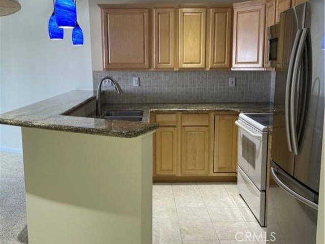 Detail Gallery Image 3 of 18 For 630 the Village #214,  Redondo Beach,  CA 90277 - 1 Beds | 1 Baths