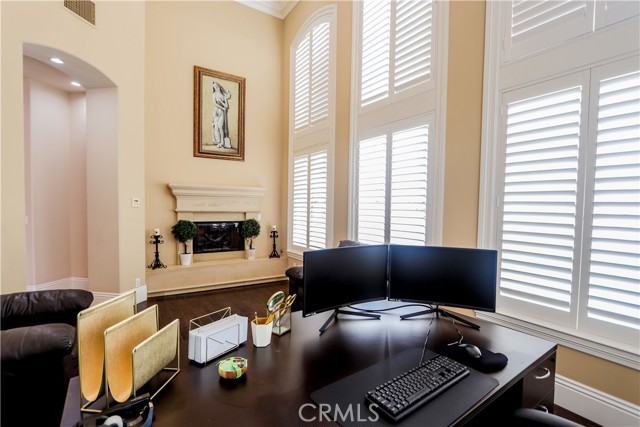 23180 Gray Fox Drive, Canyon Lake CA: https://media.crmls.org/medias/a53a0249-929b-4199-96eb-fc0380860a40.jpg