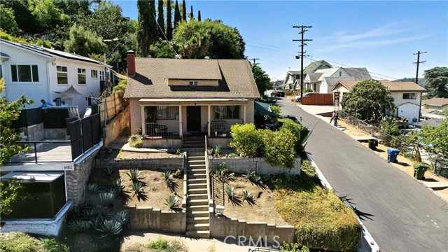 6178 Roy st, Los Angeles CA: https://media.crmls.org/medias/a53a4108-00ee-4336-bf5c-18af0661e252.jpg