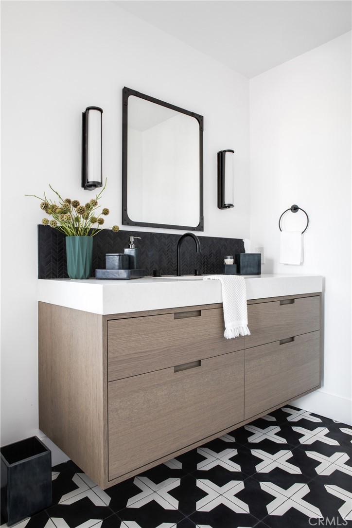 MLS #OC25140282 img 38