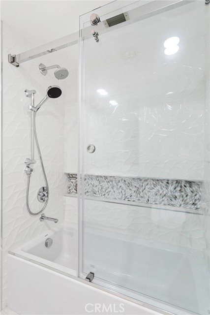 850 E Ocean Boulevard, Long Beach CA: https://media.crmls.org/medias/a53bfe72-c75c-4ac6-9444-9067f8033af1.jpg