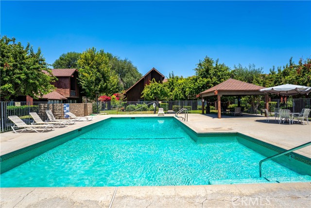Detail Gallery Image 5 of 28 For 20110 Cohasset St #22,  Winnetka,  CA 91306 - 3 Beds | 2/1 Baths