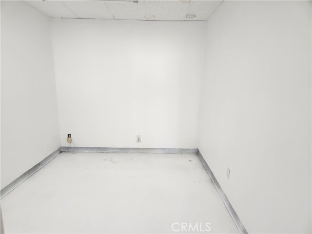 243 E Base Line Road, Rialto, California 92376, ,Commercial Lease,For Rent,243 E Base Line Road,CRIV25039786