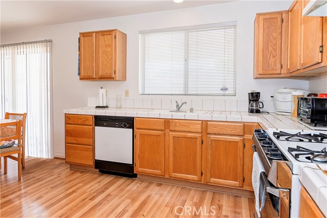 44250 62nd W Street, Lancaster CA: https://media.crmls.org/medias/a53d482a-4481-4998-ad7a-28f506bed12b.jpg