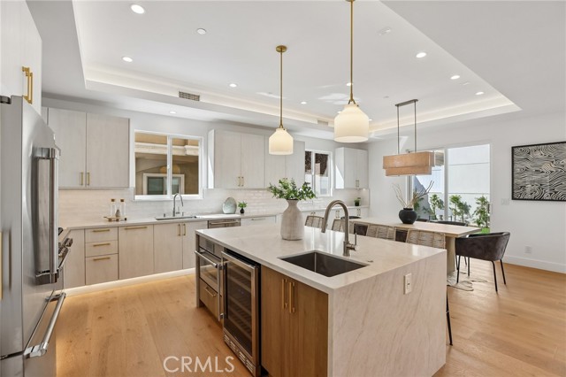 2019 Huntington Lane, B photo 12