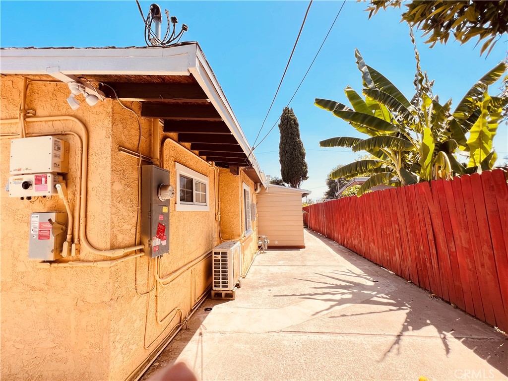 https://media.crmls.org/medias/a53ec027-2cec-4e92-98c7-1ebef87ec068.jpg?preset=X-Large