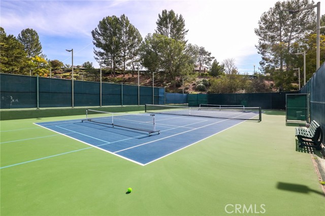 Image 39 of 53 For 22701 Foxridge