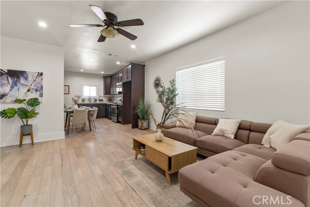 Detail Gallery Image 4 of 13 For 10691 Mckeen St, Garden Grove,  CA 92843 - 3 Beds | 1/1 Baths