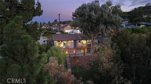 6441 Via De Anzar, Rancho Palos Verdes CA: https://media.crmls.org/medias/a53f96f8-2ee5-41c4-a3da-8ee30797e791.jpg