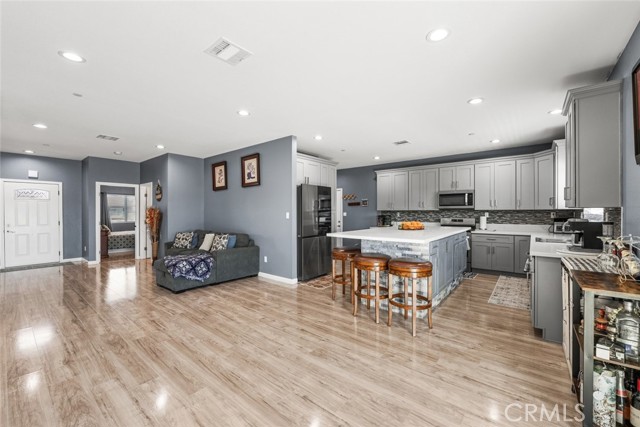 Detail Gallery Image 19 of 57 For 10588 Peach Ave, California City,  CA 93505 - 4 Beds | 2/1 Baths