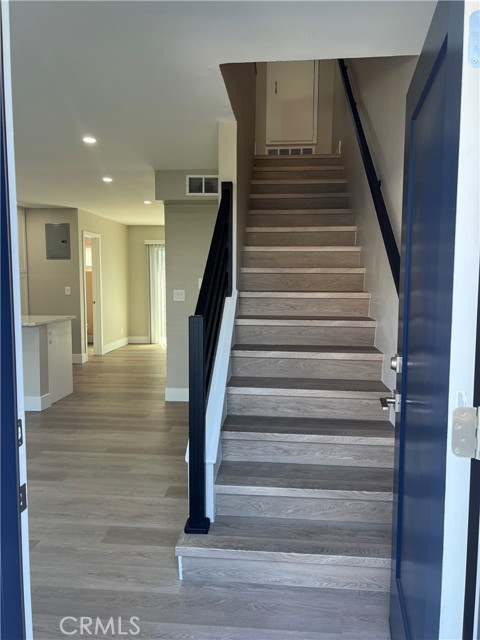 Detail Gallery Image 3 of 24 For 1030 Mission Dr #D,  Costa Mesa,  CA 92626 - 2 Beds | 1 Baths