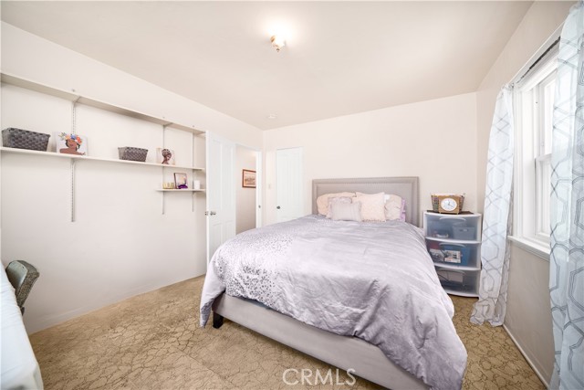 5870 Lemon Avenue, Long Beach CA: https://media.crmls.org/medias/a540aa37-3c1d-419a-82ba-c1078dd65b5e.jpg