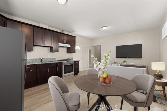 Detail Gallery Image 2 of 9 For 2907 E Sawyer St #1/2,  Long Beach,  CA 90805 - 2 Beds | 1 Baths