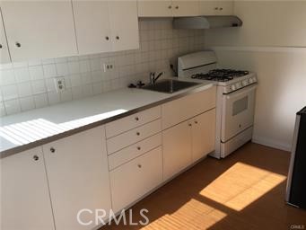 893 N Oakland Avenue, Pasadena CA: https://media.crmls.org/medias/a5413f2e-abc5-4961-b40e-44d7f1b1eaab.jpg