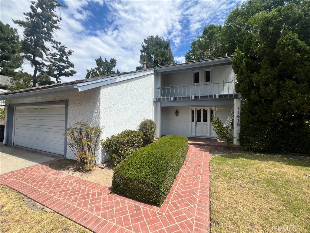 11416 Viking Avenue