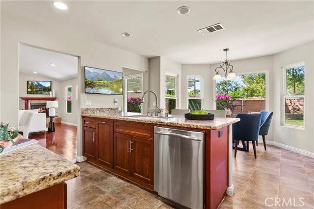 1551 Rainbow Drive, North Tustin CA: https://media.crmls.org/medias/a5420f14-0f52-493d-ac6b-fa94b96c3cd6.jpg