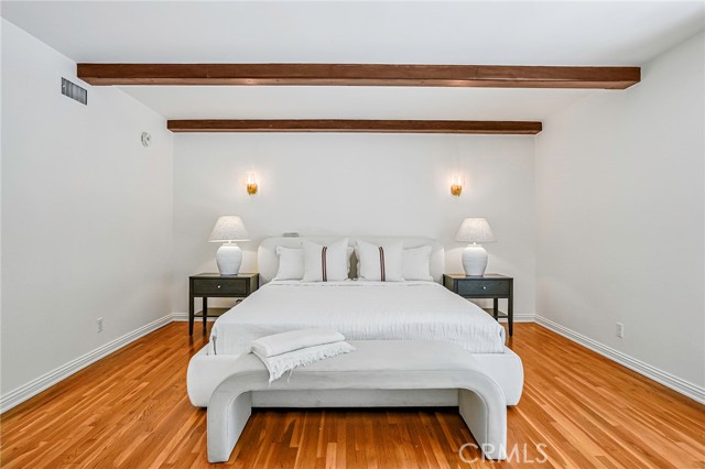 3975 Van Noord Avenue, Studio City CA: https://media.crmls.org/medias/a5422b2b-13a0-46a8-8033-8aa066184f0c.jpg