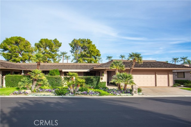 Detail Gallery Image 2 of 75 For 100 Columbia Dr, Rancho Mirage,  CA 92270 - 4 Beds | 4 Baths