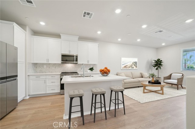 221 Aurora Lane, Pomona CA: https://media.crmls.org/medias/a543193b-85c2-417a-b6e6-6b4ef604282c.jpg