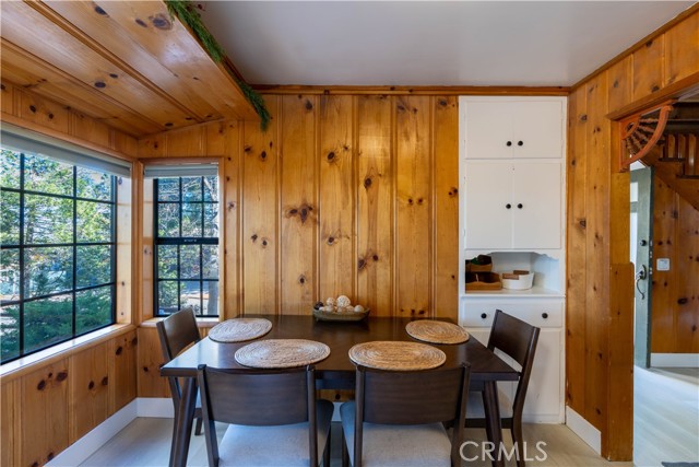 Detail Gallery Image 10 of 46 For 610 Clubhouse, Twin Peaks,  CA 92391 - 2 Beds | 2 Baths