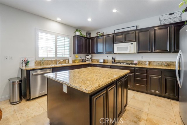 Detail Gallery Image 17 of 52 For 38107 Copperwood St, Murrieta,  CA 92562 - 4 Beds | 2/1 Baths