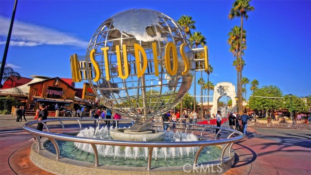 11100 Acama Street, Studio City CA: https://media.crmls.org/medias/a543ccb9-1b7a-4921-924f-2c8a5cda852c.jpg