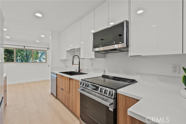 Detail Gallery Image 15 of 43 For 23675 Park Capri #24,  Calabasas,  CA 91302 - 2 Beds | 2 Baths