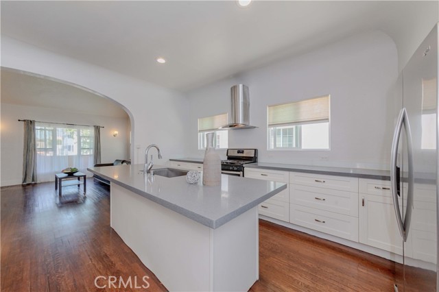 Detail Gallery Image 23 of 39 For 3015 Edgehill Dr, Los Angeles,  CA 90018 - – Beds | – Baths