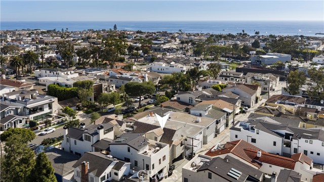 Detail Gallery Image 14 of 15 For 517 Larkspur #2,  Corona Del Mar,  CA 92625 - 2 Beds | 2/1 Baths